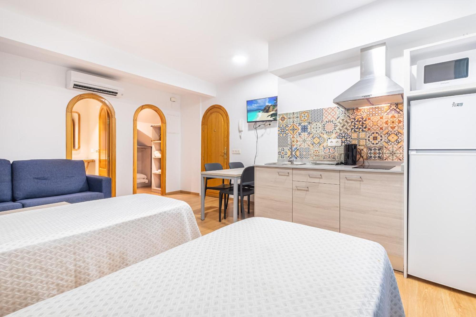 Apartamentos El Castell Benidorm Old-Town エクステリア 写真
