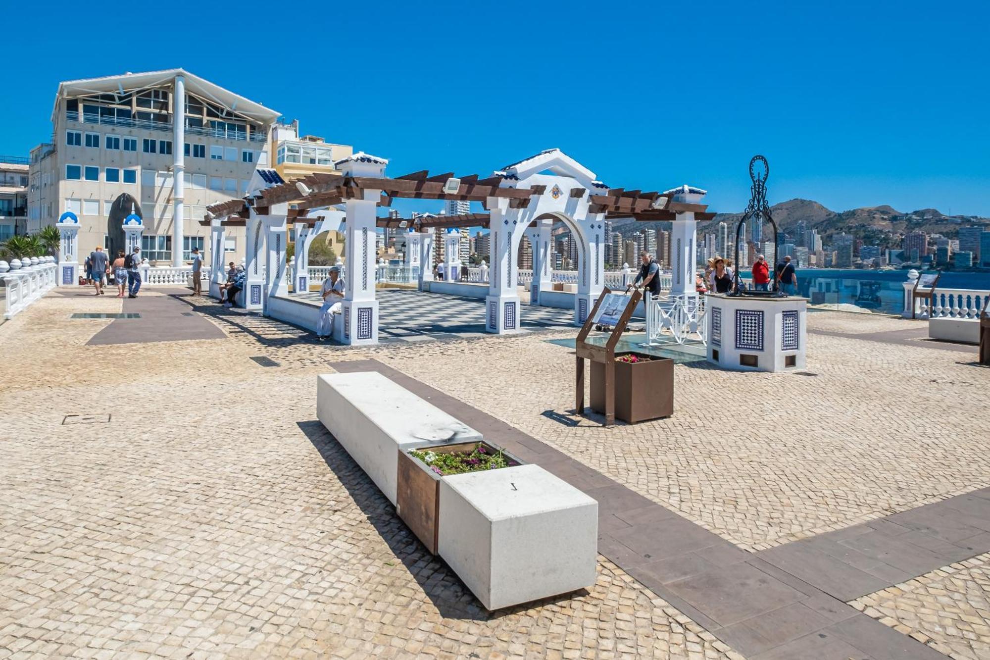 Apartamentos El Castell Benidorm Old-Town エクステリア 写真